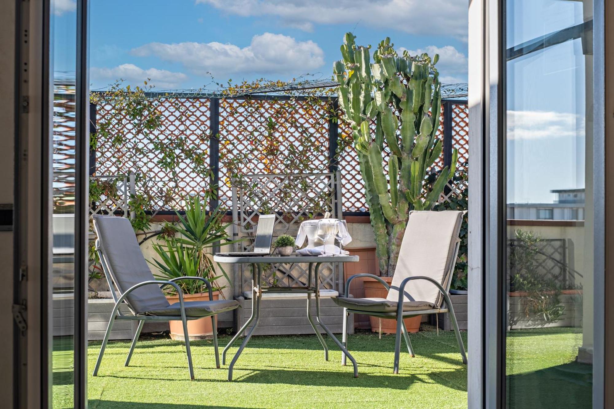 Penthouse Station Luxury Apts Le Dimore Бриндизи Экстерьер фото