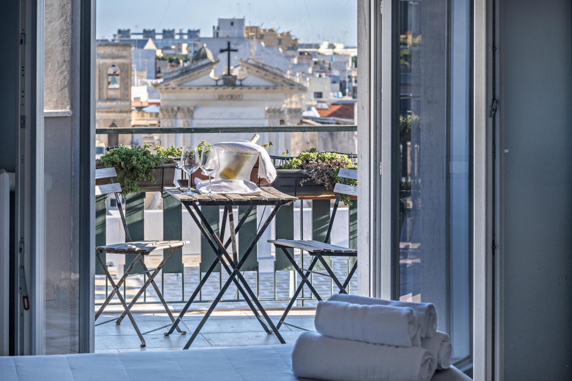 Penthouse Station Luxury Apts Le Dimore Бриндизи Экстерьер фото